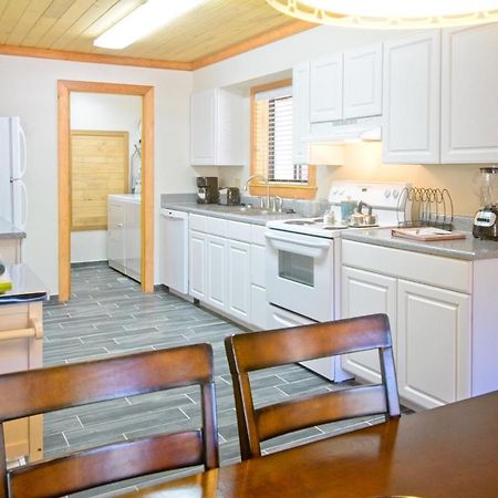 Sitzmark Sports Lodge Red River Εξωτερικό φωτογραφία