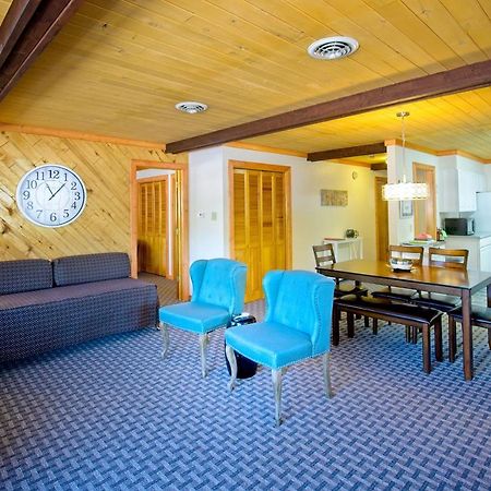 Sitzmark Sports Lodge Red River Εξωτερικό φωτογραφία
