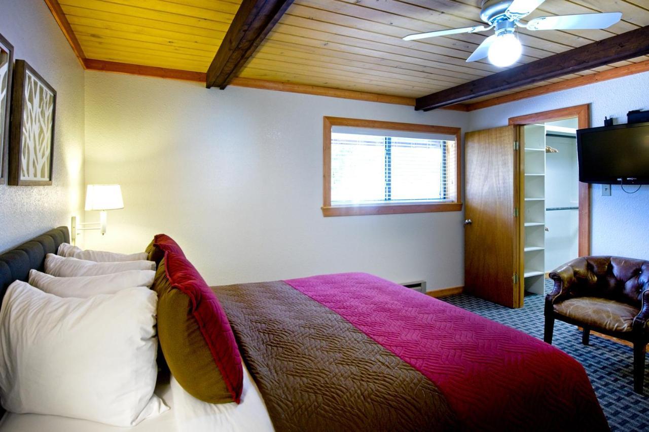 Sitzmark Sports Lodge Red River Εξωτερικό φωτογραφία
