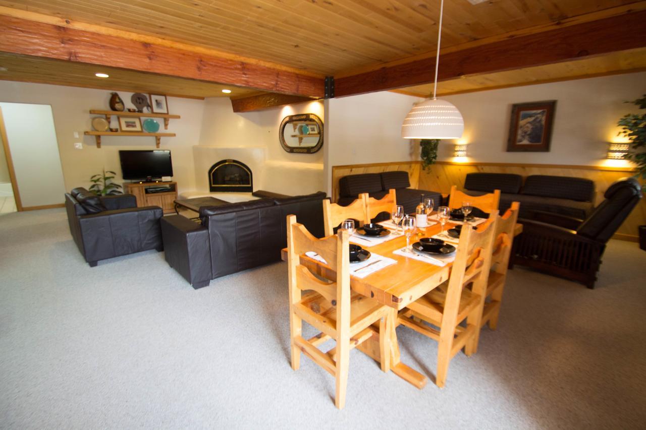 Sitzmark Sports Lodge Red River Εξωτερικό φωτογραφία