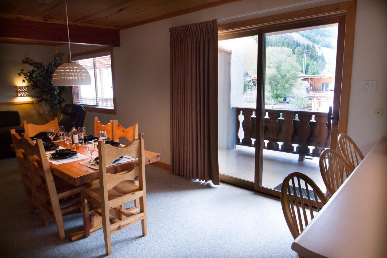 Sitzmark Sports Lodge Red River Εξωτερικό φωτογραφία
