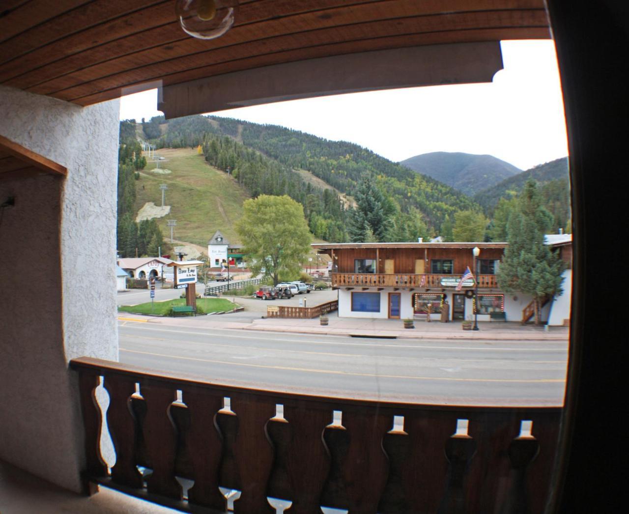Sitzmark Sports Lodge Red River Εξωτερικό φωτογραφία