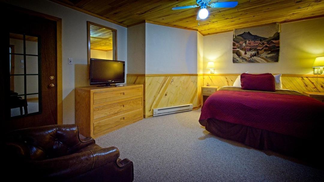 Sitzmark Sports Lodge Red River Εξωτερικό φωτογραφία